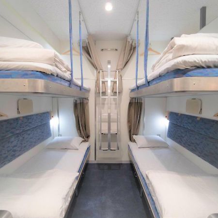 Train Hostel HOKUTOSEI Tokio Buitenkant foto