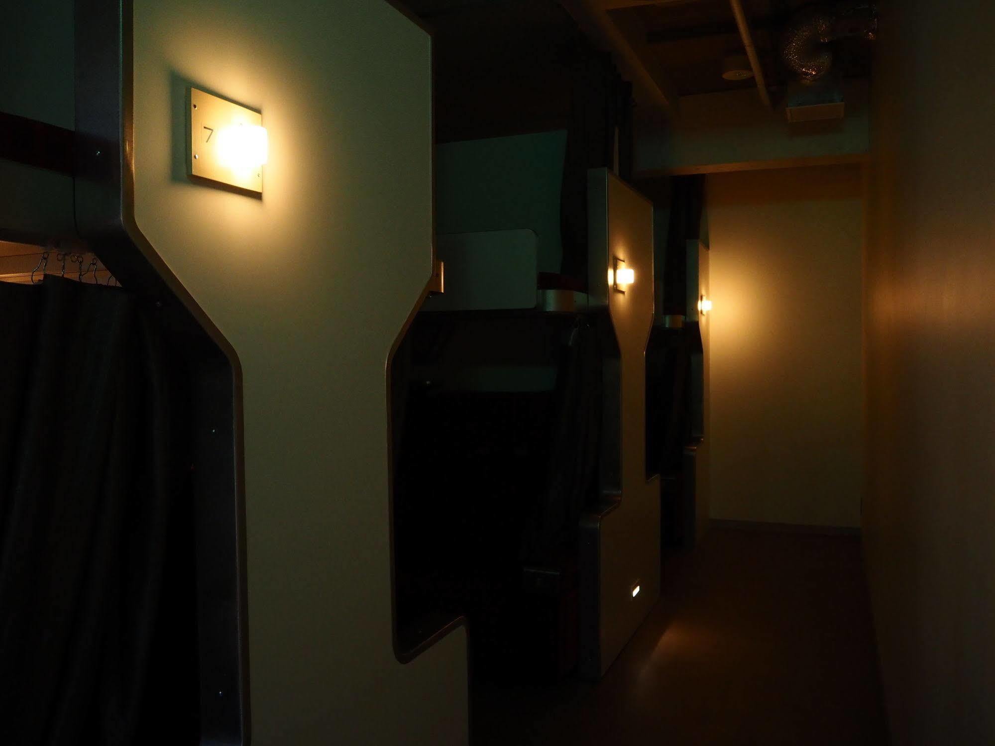 Train Hostel HOKUTOSEI Tokio Buitenkant foto