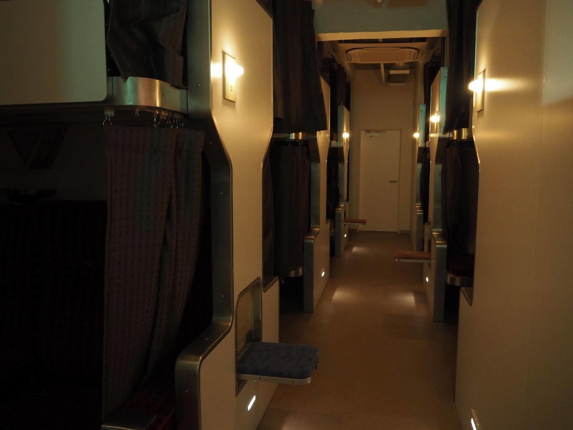 Train Hostel HOKUTOSEI Tokio Buitenkant foto