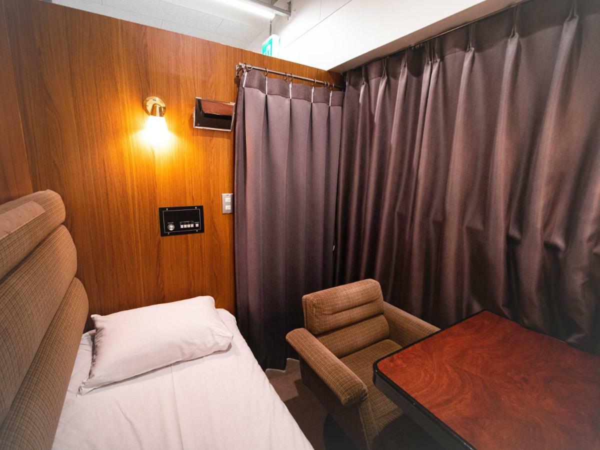 Train Hostel HOKUTOSEI Tokio Buitenkant foto